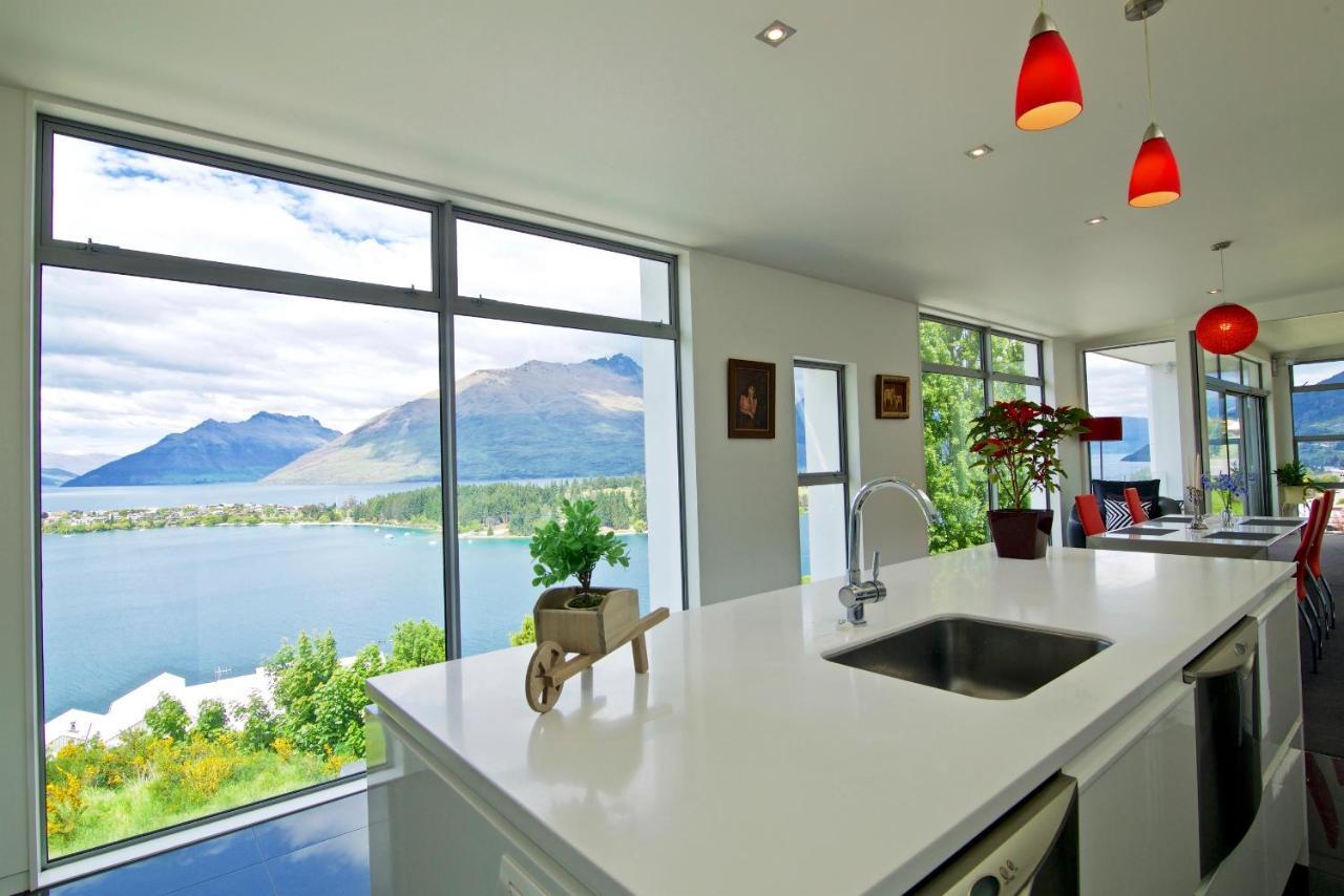 Spectacular Panoramic 5Bedroom Lakeview Queenstown Exterior photo